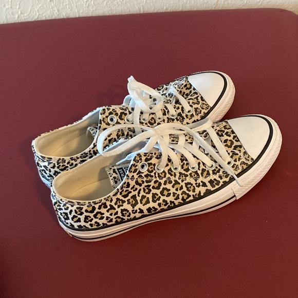 Converse - Picture 2 of 5